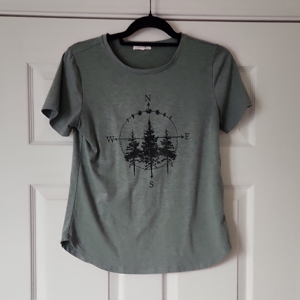 Green Compass Graphic Tee